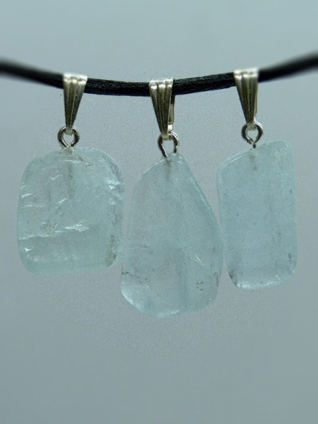 Aquamarin aus dem Himalaya, mit Silberöse